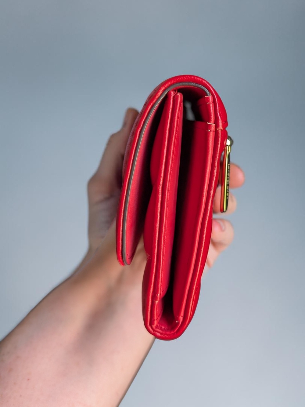 Michael Kors Jet Set Travel Large Trifold Wallet - Bright Red (NWT) - Picture 2 of 8